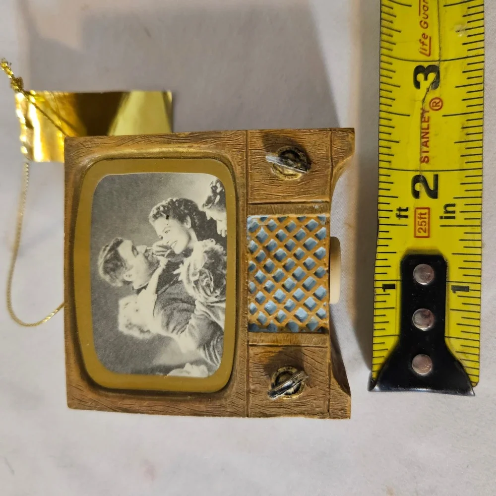 Enesco Its a Wonderful Life Vintage TV Christmas Ornament 2003 Light Up 113017